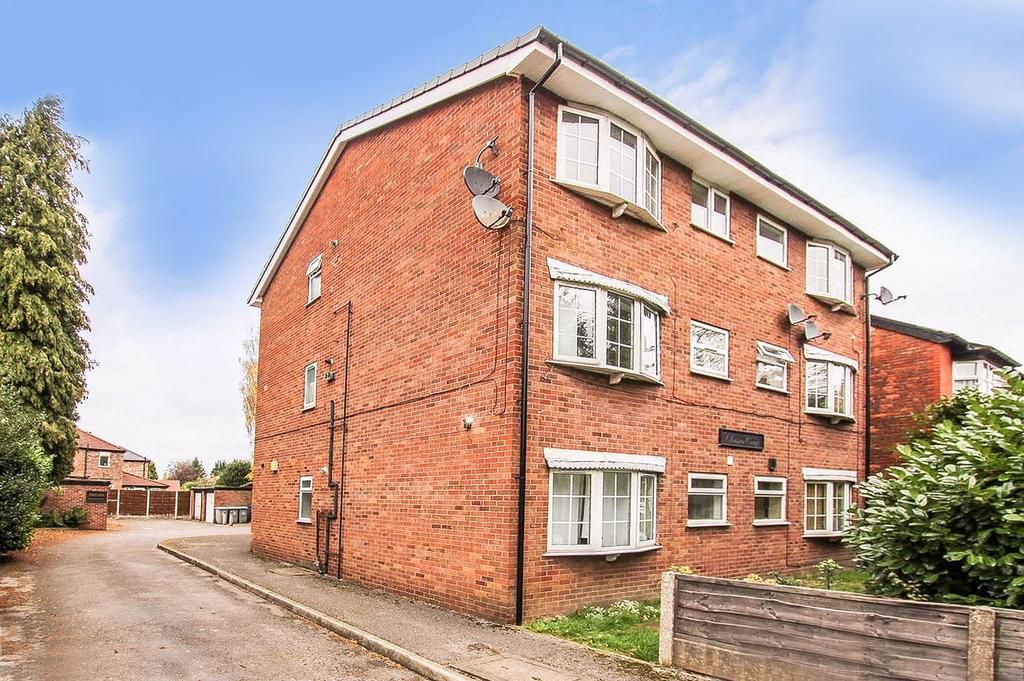 Church Road, Urmston, Manchester, M41 1 bed apartment £700 pcm (£162 pw)