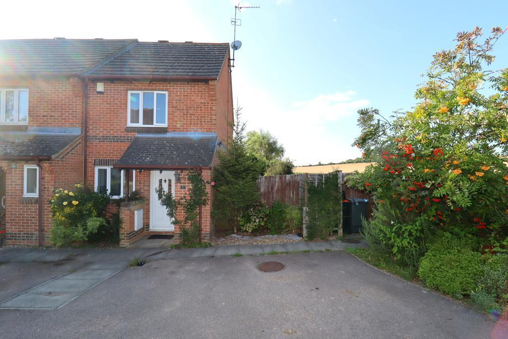 The Belfry, Bushmead, Luton, LU2 7GA 2 bed end of terrace house £995