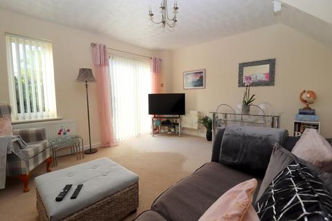 2 bedroom end of terrace house to rent, The Belfry, Bushmead, Luton, LU2 7GA