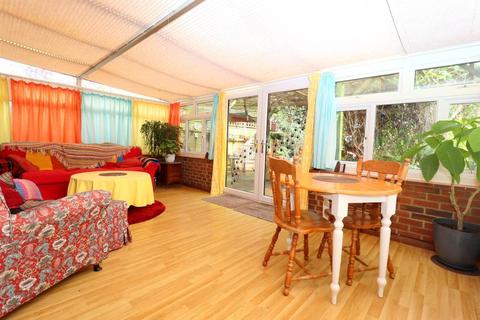 140 Barton Road, Luton, LU3 2BD