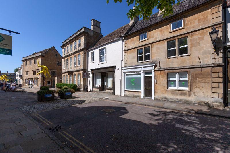 High Street, Corsham 2 bed apartment for sale £210,000