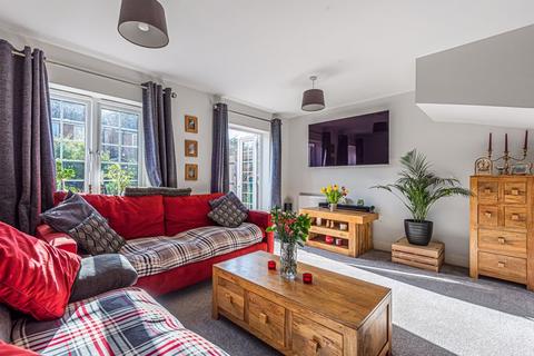 21 Weyview Gardens, Godalming, GU7 1GG