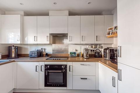 21 Weyview Gardens, Godalming, GU7 1GG