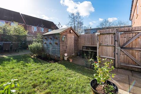 21 Weyview Gardens, Godalming, GU7 1GG