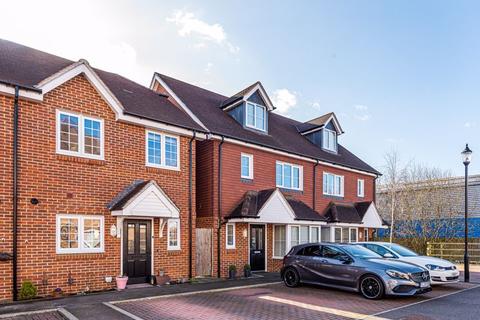 21 Weyview Gardens, Godalming, GU7 1GG