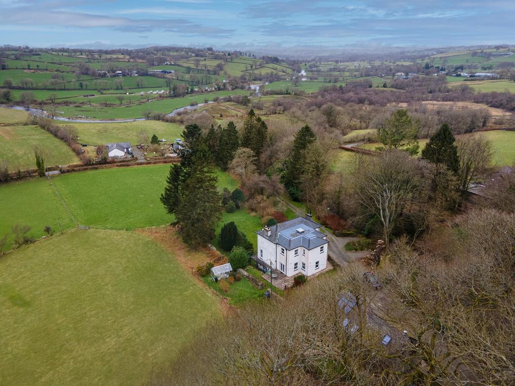 Llanddewi Brefi, Tregaron, SY25 6 bed property with land for sale £