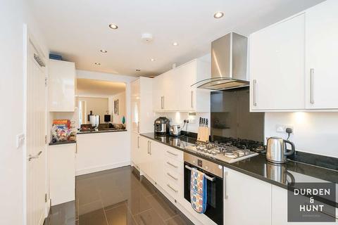 132 Ainslie Wood Road, London, E4 9DD