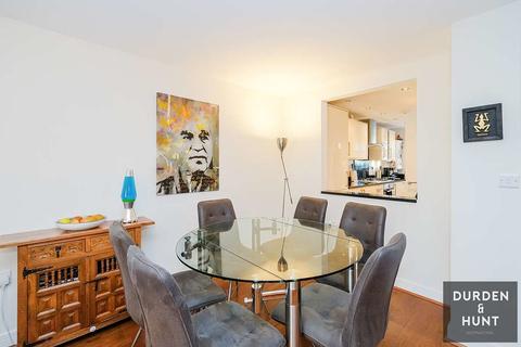 132 Ainslie Wood Road, London, E4 9DD