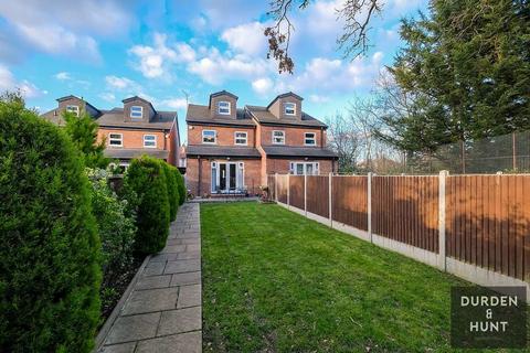 132 Ainslie Wood Road, London, E4 9DD