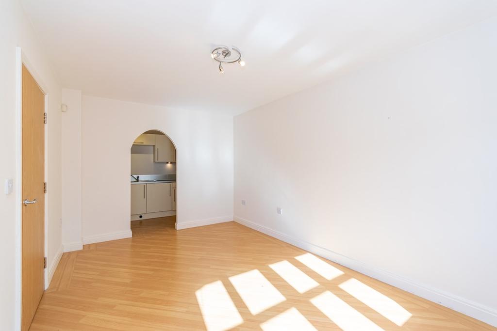 Clifton Gate, Lytham, FY8 2 bed apartment £650 pcm (£150 pw)