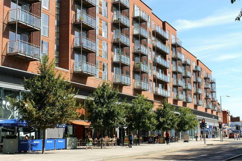 The Heart, WaltonOnThames 1 bed apartment £1,200 pcm (£277 pw)