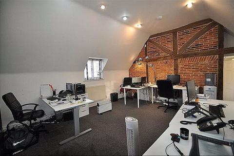 Office to rent, CENTRALLY LOCATED FIRST FLOOR OFFICE SUITE TO LET WITH PARKING