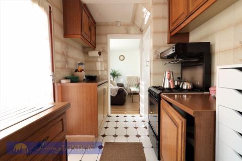 18 Reynardson Road, London, N17 7JX