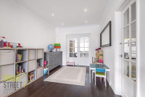 53 Hazelmere Gardens, Hornchurch, RM11 2AS