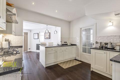 53 Hazelmere Gardens, Hornchurch, RM11 2AS
