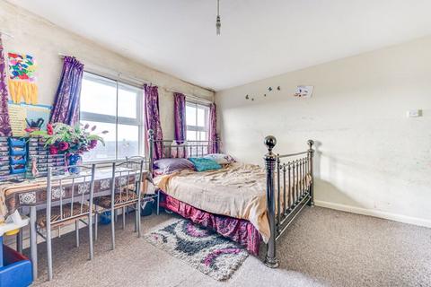 2 bedroom apartment for sale, Kendal Parade, Edmonton, N18