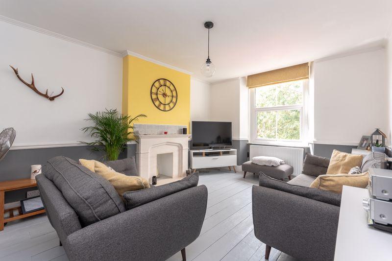 Water Street, Martock 1 bed apartment to rent £850 pcm (£196 pw)