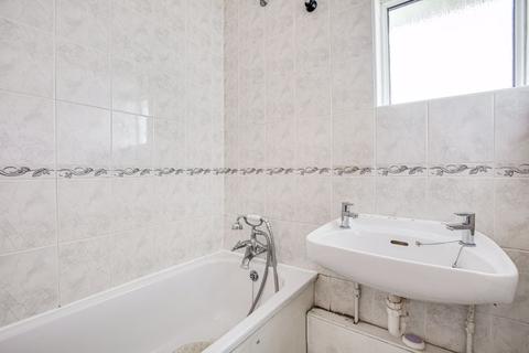 Flat, 61 Woodgate Avenue, Chessington, KT9 2QJ