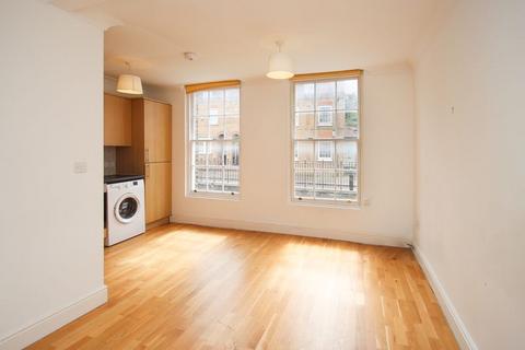 1 bedroom apartment to rent, High Street, Rochester