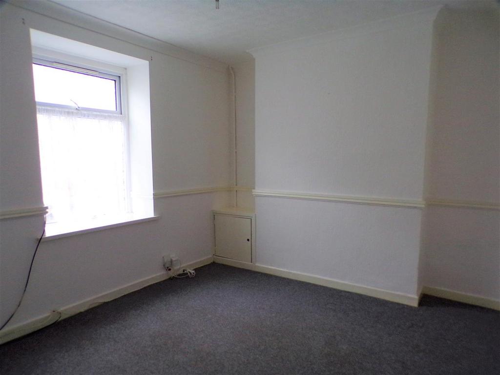 Ethel Street, Neath 2 bed terraced house £600 pcm (£138 pw)