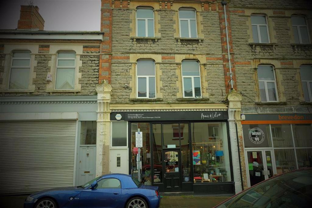 High Street, Barry, Vale Of 1 bed flat £450 pcm (£104 pw)