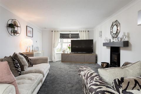 70 Earswick Chase, Earswick, York, YO32 9FY