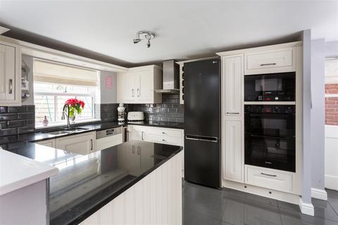 70 Earswick Chase, Earswick, York, YO32 9FY