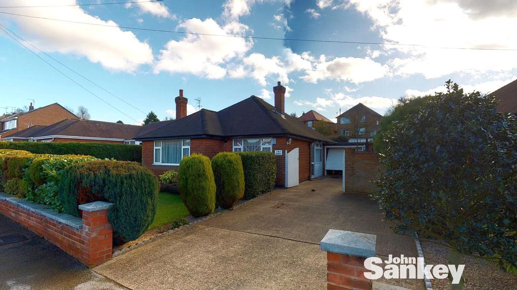 Marples Avenue, Mansfield Woodhouse 2 bed detached bungalow £200,000
