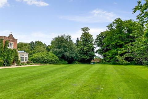 Courtyard House Barcombe Place, Barcombe, Lewes, BN8 5DL
