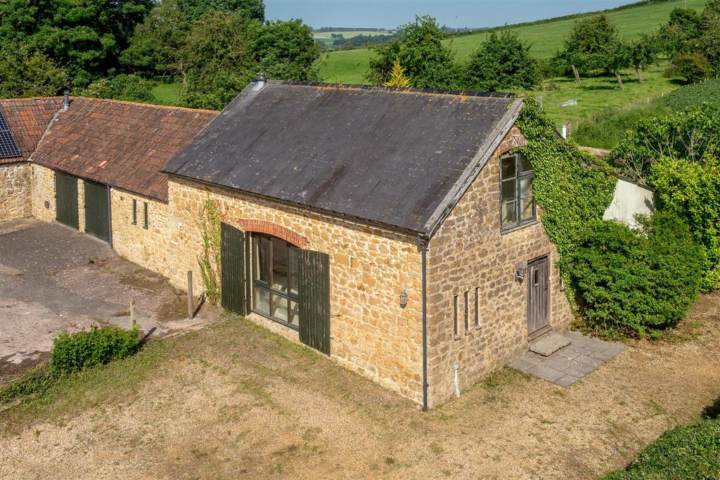 Bakers Farm Barns, Puckington, Ilminster 2 bed semidetached house £