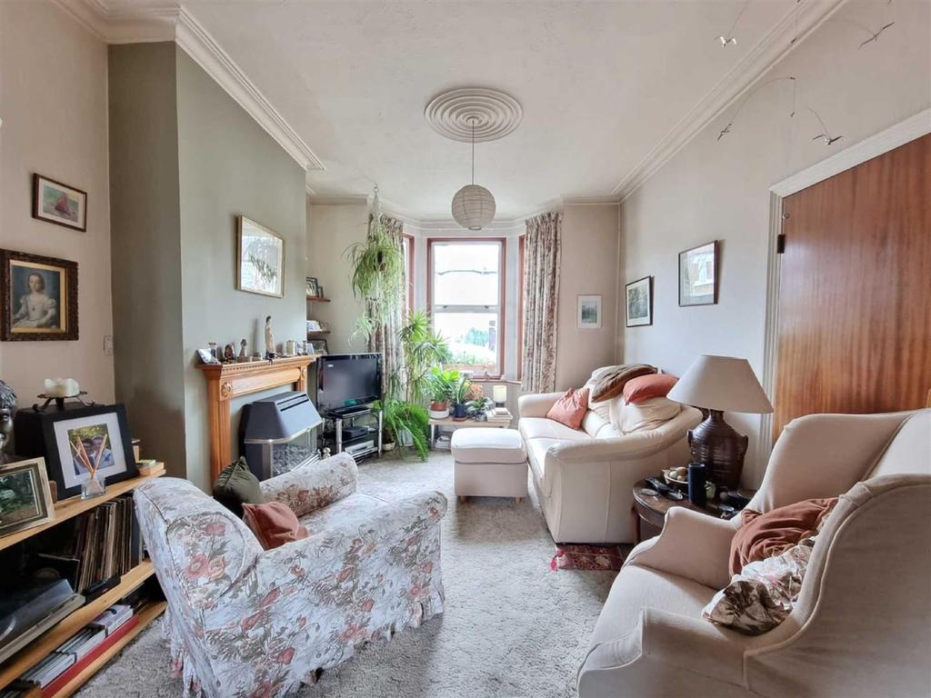 Westwood Road, Ilford 2 bed house £450,000