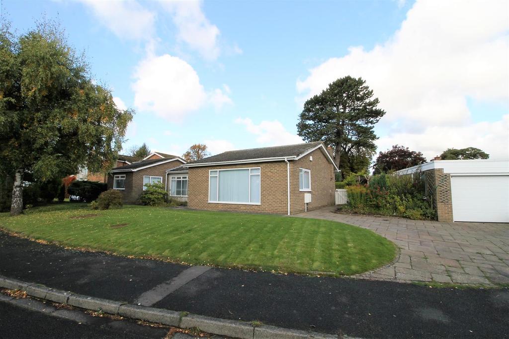 34 Manor Drive, Hilton, Yarm 4 bed detached bungalow £1,100 pcm (£254 pw)