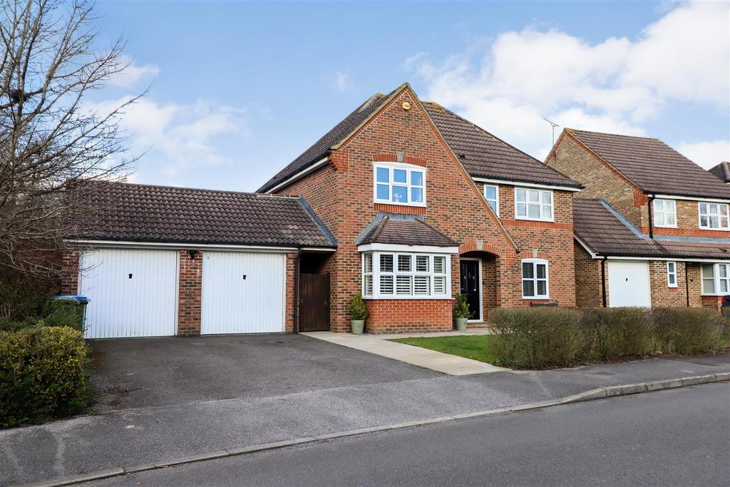 Blakes Farm Road, Southwater, Horsham 4 bed detached house £725,000