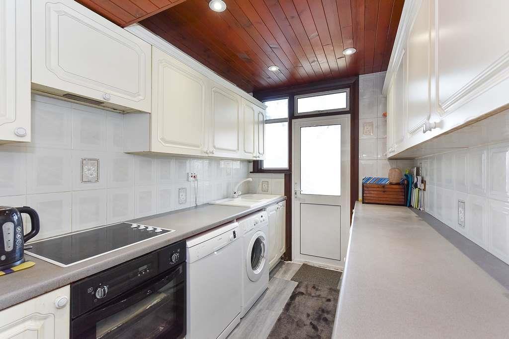 18 Rowden Park Gardens-29 resized.jpg