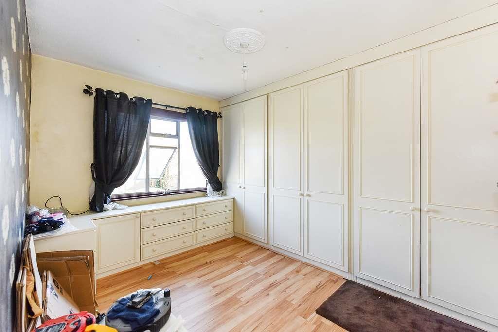 18 Rowden Park Gardens-26 resized.jpg