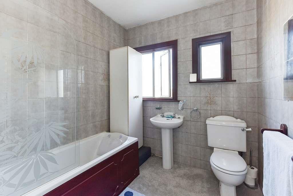 18 Rowden Park Gardens-21 resized.jpg