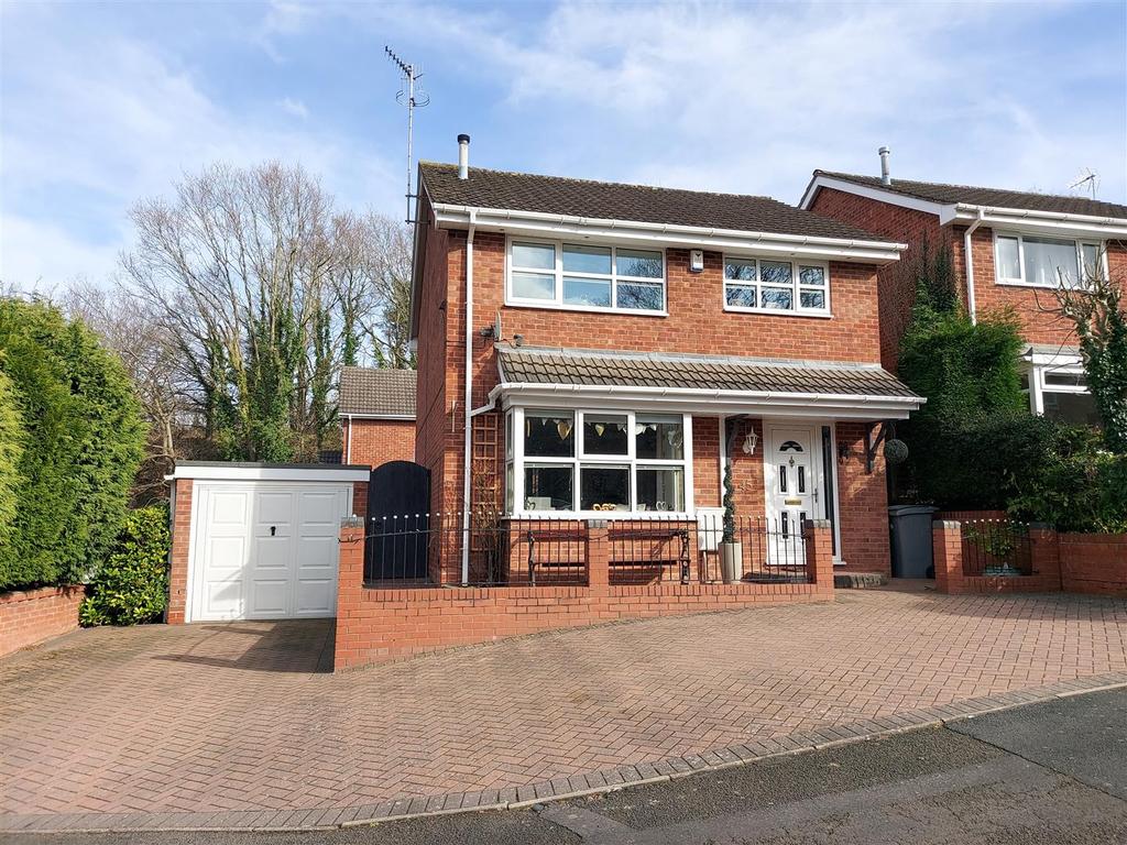 Humphries Drive, Kidderminster 3 bed detached house £265,000