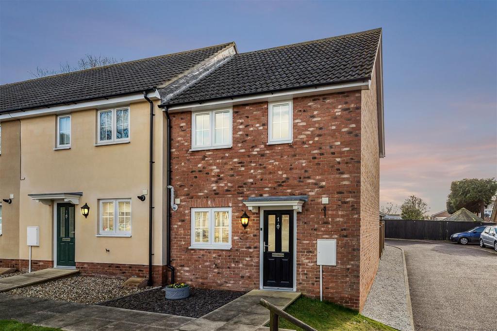 Cole Drive, Great Cornard 2 bed end of terrace house £250,000