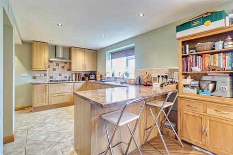 16 Broadgate Crescent, Horsforth, Leeds, LS18 4HG