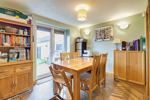 16 Broadgate Crescent, Horsforth, Leeds, LS18 4HG