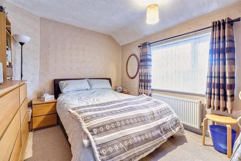 16 Broadgate Crescent, Horsforth, Leeds, LS18 4HG