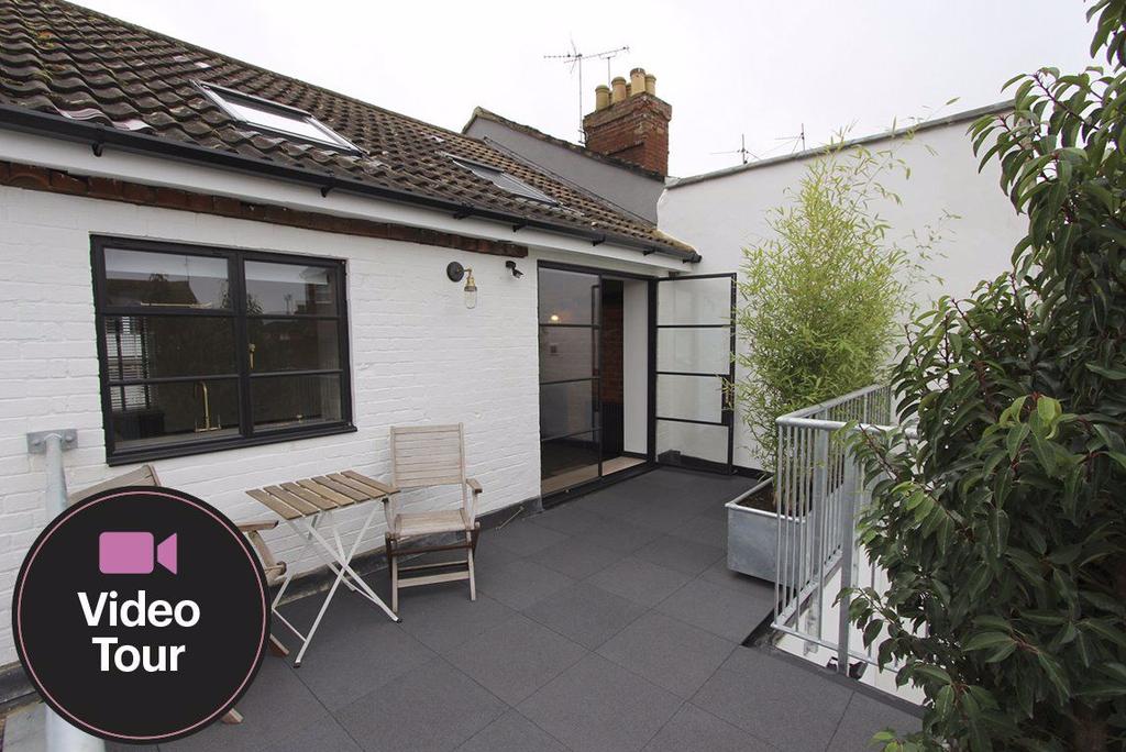 Church Street, Leighton Buzzard 2 bed £995 pcm (£230 pw)