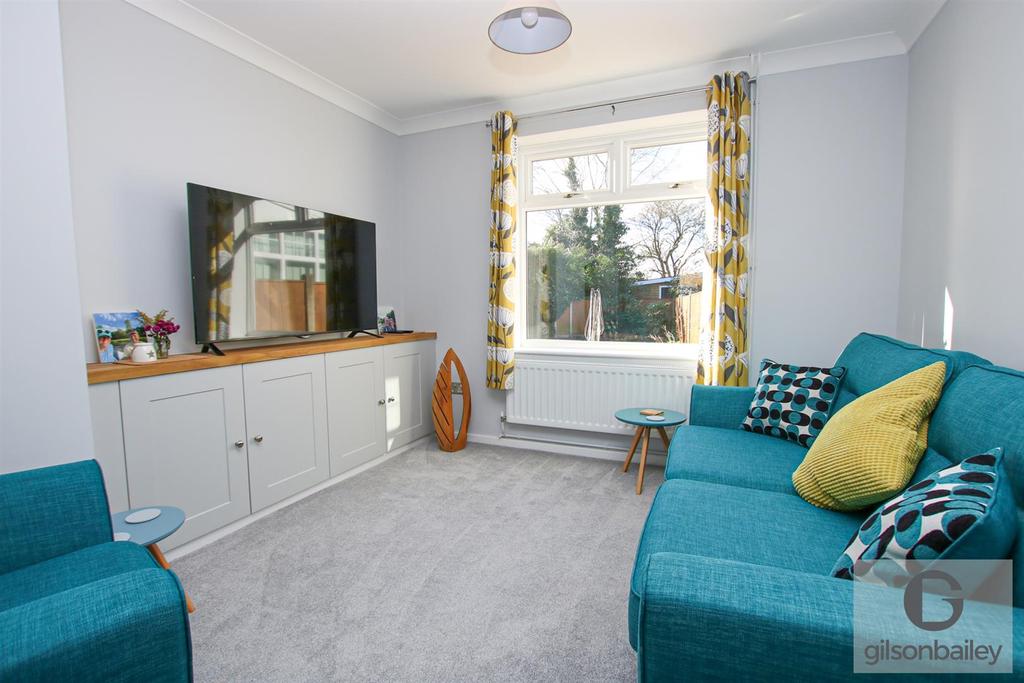 Rider Haggard Road, Norwich 3 bed semidetached house £260,000