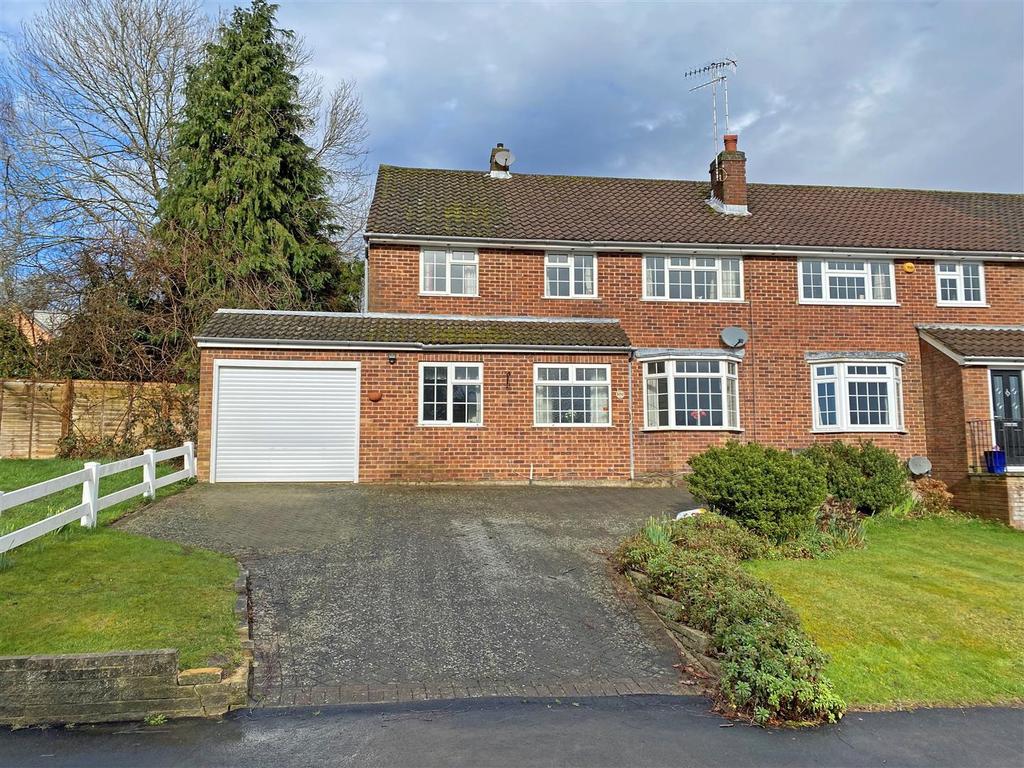 Carlton Road, Reigate 4 bed semidetached house £700,000