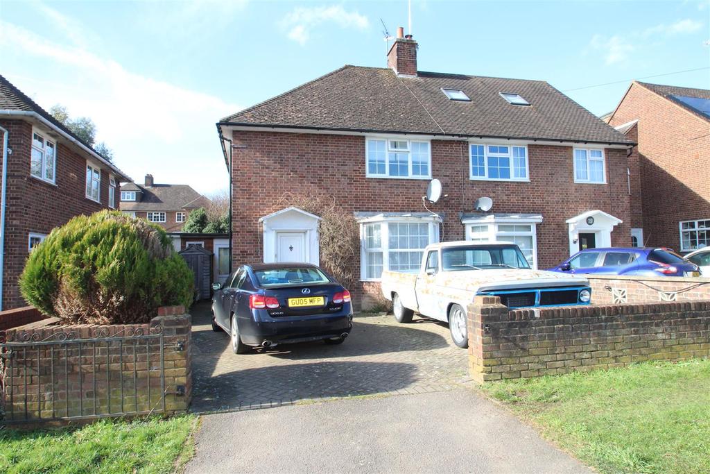 Beechfield Road, Hemel Hempstead 3 bed semidetached house £1,650 pcm