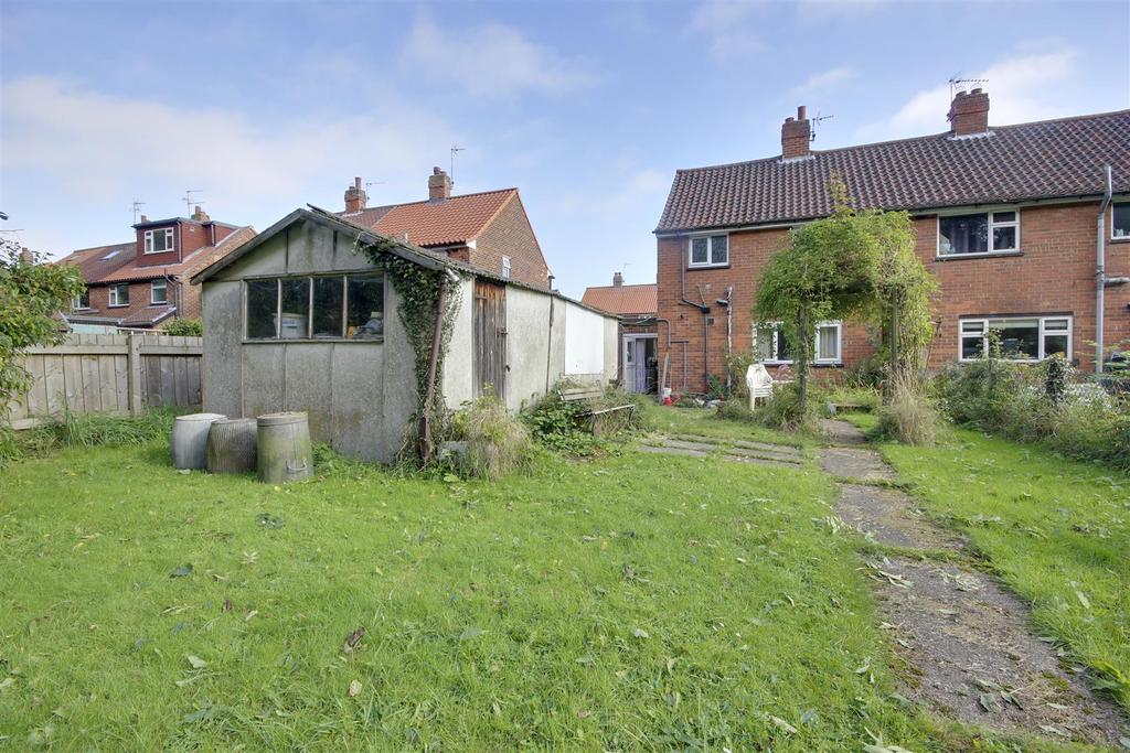 Plantation Drive, North Ferriby 3 bed semidetached house £150,000