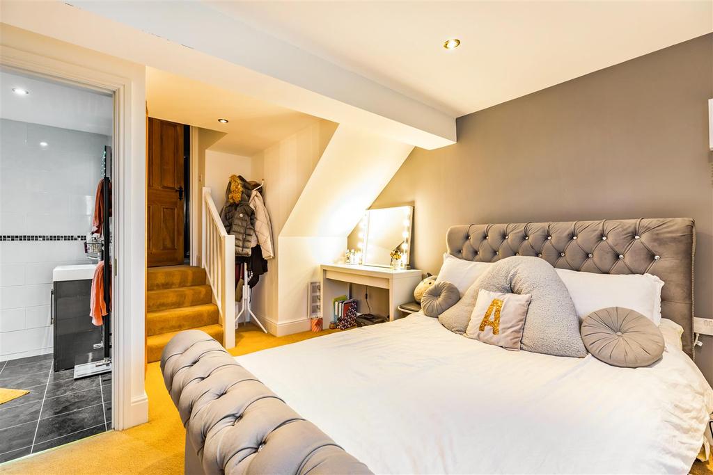 8491381-interior26v2.jpg