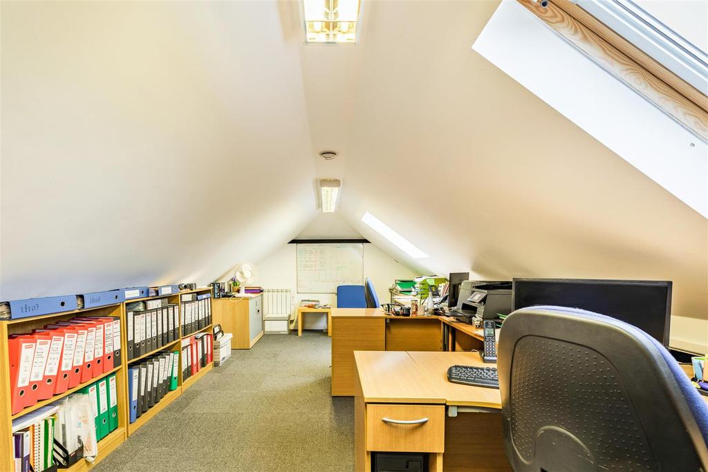 8491381-interior33v2.jpg