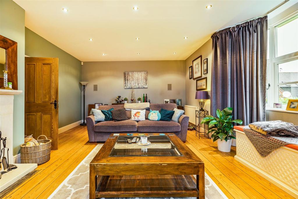 8491381-interior02v2.jpg