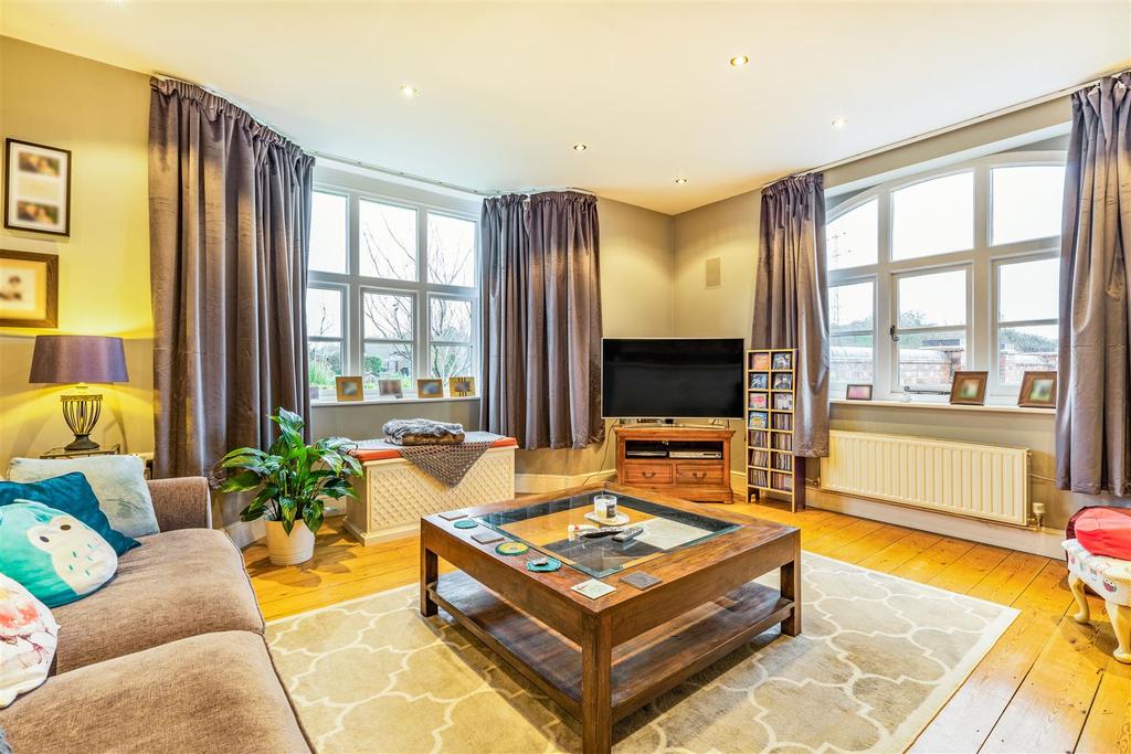 8491381-interior01v2.jpg